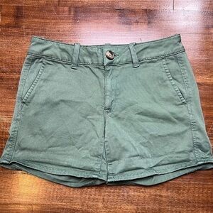 American Eagle Midi Shorts Womens Size 2 Green Super Stretch AEO Twill